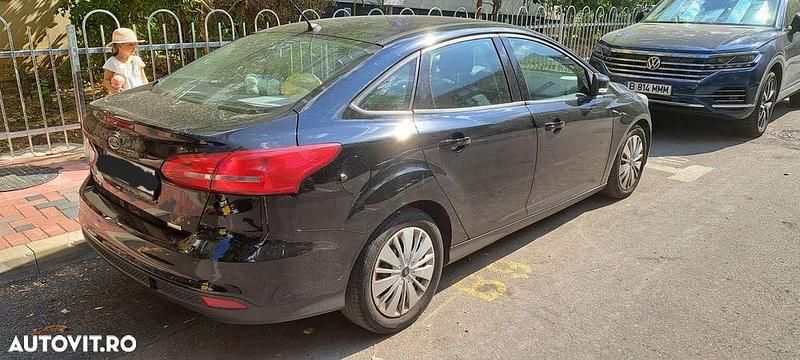 Second-hand Ford Focus Trend 125 CP (91 kW) 2015 Culoarenegru Berlinǎ