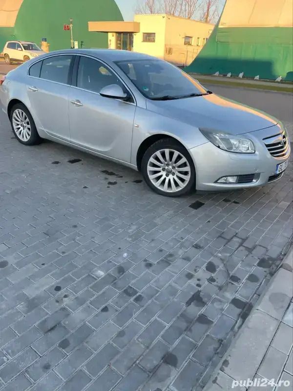 Gri Utilizat 2010 Opel Insignia Hatchback | 4.300 EUR (Preț OK) - Imagine 1/4