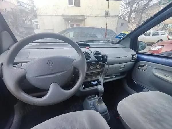 Second-hand Renault Twingo 56 CP (41 kW) 1997 Hatchback