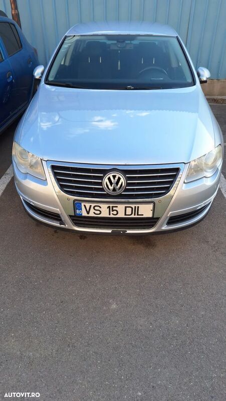 Gri Utilizat 2010 VW Passat Berlinǎ | 3.700 EUR (Preț OK) - Imagine 1/4