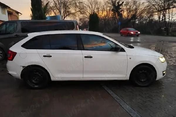 Second-hand Skoda Rapid 105 CP (77 kW) 2014 Alb Hatchback