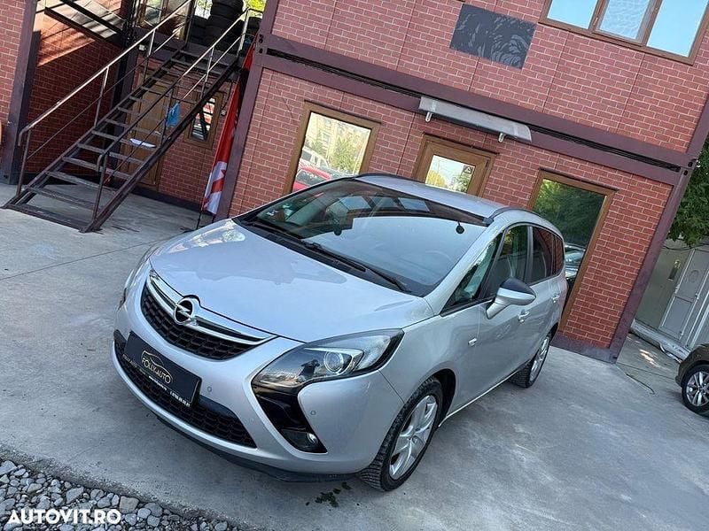 Second-hand Opel Zafira Tourer Active 130 CP (95 kW) 2013 Culoaregri Monovolum