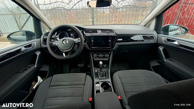 Culoaregri Utilizat 2019 VW Touran Highline Monovolum | 14.200 EUR (Preț OK) - Imagine 1/4