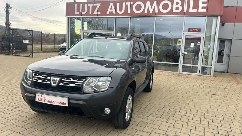 Gri metalizat Utilizat 2015 Dacia Duster Lauréate SUV | 9.299 EUR (Super Preț) - Imagine 1/4