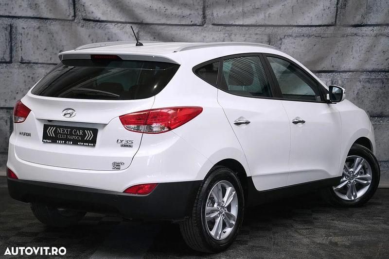 Second-hand Hyundai ix35 Premium 184 CP (135 kW) 2012 Culoarealb SUV