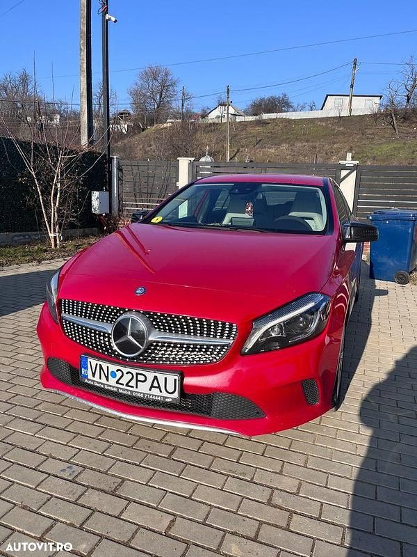Culoarerosu Utilizat 2017 Mercedes A220 | 14.000 EUR (Preț OK) - Imagine 1/4