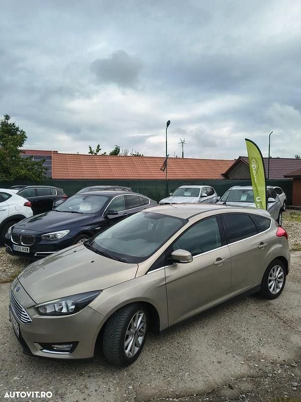 Culoarebej Utilizat 2016 Ford Focus Titanium Berlinǎ | 8.990 EUR (Preț OK) - Imagine 1/4