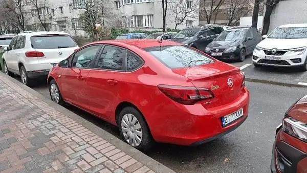 Second-hand Opel Astra 116 CP (85 kW) 2014 Rosu Berlinǎ