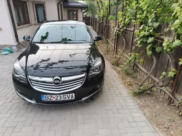 Negru Utilizat 2014 Opel Insignia Hatchback | 5.500 EUR (Preț OK) - Imagine 1/4