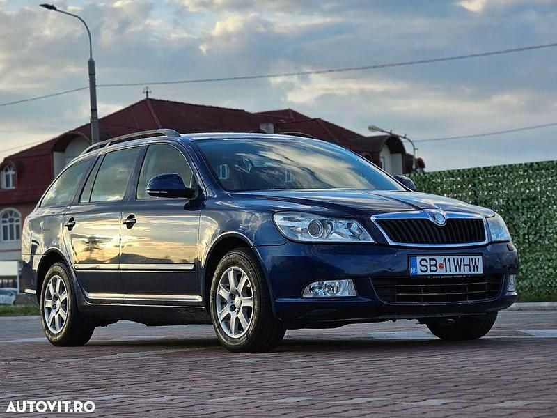 Culoarealbastru Utilizat 2009 Skoda Octavia Ambition Break | 2.990 EUR (Preț bun) - Imagine 1/4