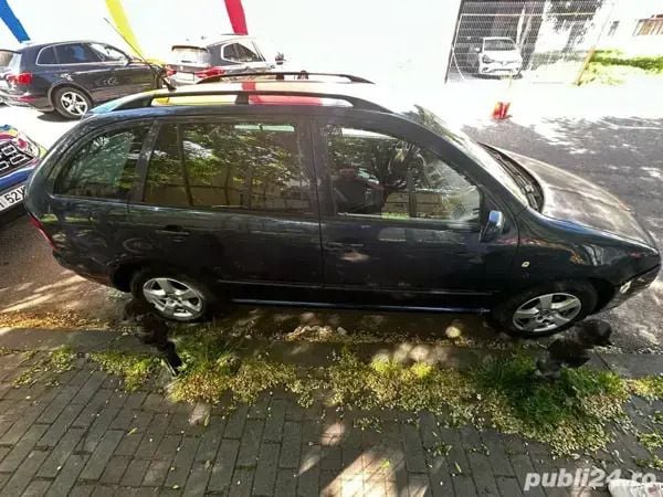 Albastru Utilizat 2006 Skoda Fabia Hatchback | 1.950 EUR (Preț OK) - Imagine 1/4