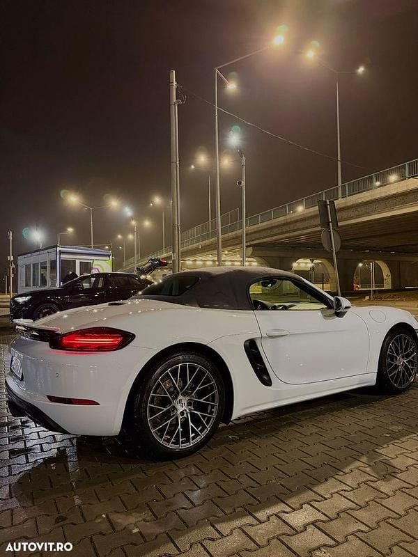 Second-hand Porsche 718 Boxster 300 CP (220 kW) 2018 Culoarealb Cabrio