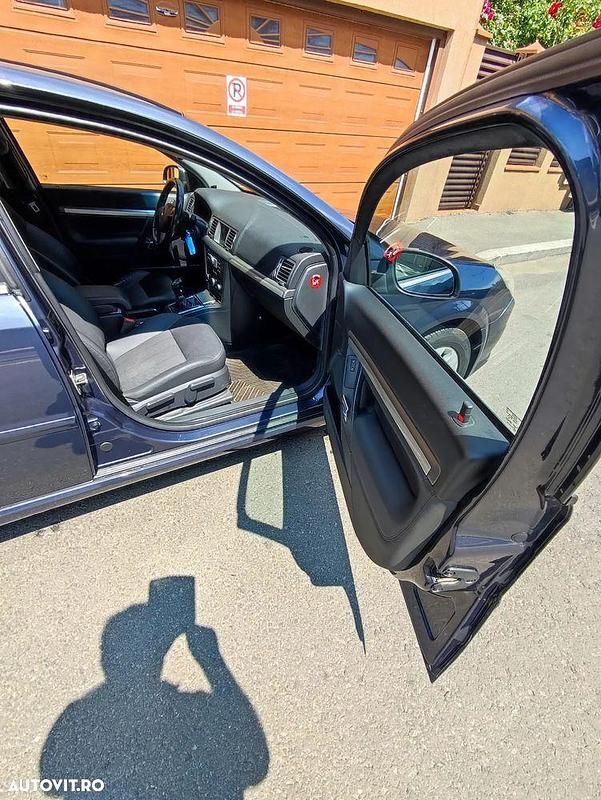 Culoarealbastru Utilizat 2008 Opel Vectra Elegance Berlinǎ | 2.600 EUR (Preț OK) - Imagine 1/4