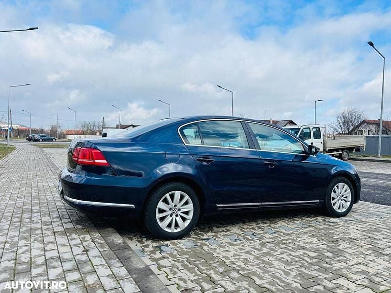 Second-hand VW Passat Comfortline 170 CP (125 kW) 2012 Culoarealbastru Berlinǎ