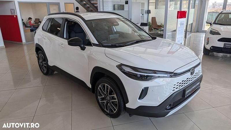 Nouă Toyota Corolla Cross 197 CP (144 kW) 2025 Culoarealb SUV