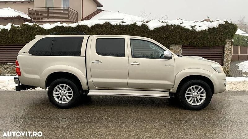 Second-hand Toyota HiLux Style 171 CP (125 kW) 2014 Culoaregalbeuriu Pickup