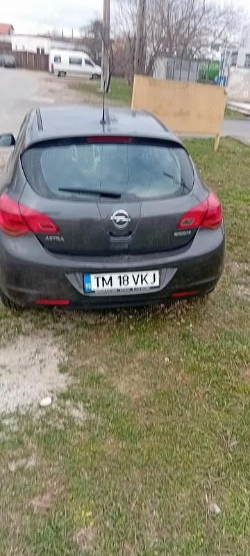 Second-hand Opel Astra 101 CP (74 kW) 2010 Gri Hatchback