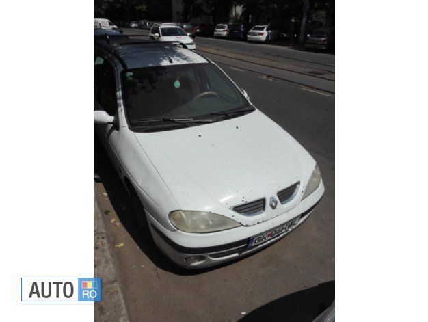 Alb Utilizat 2003 Renault Mégane GrandTour Break | 600 EUR - Imagine 1/2