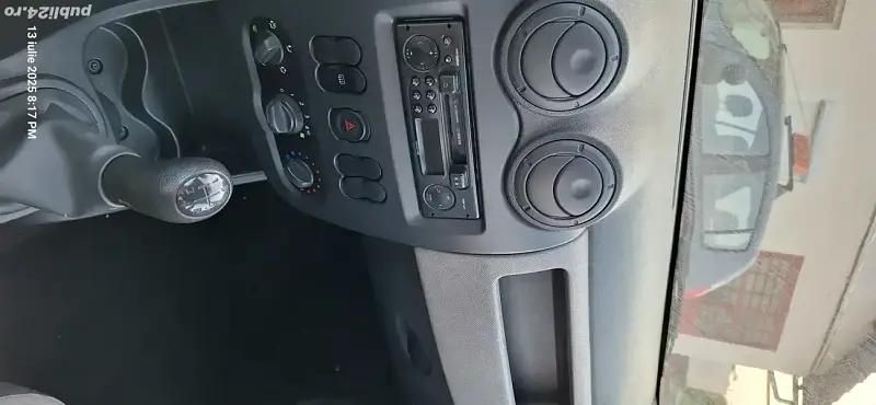 Utilizat 2010 Dacia Logan Berlinǎ | 4.000 EUR (Puțin scump) - Imagine 1/4
