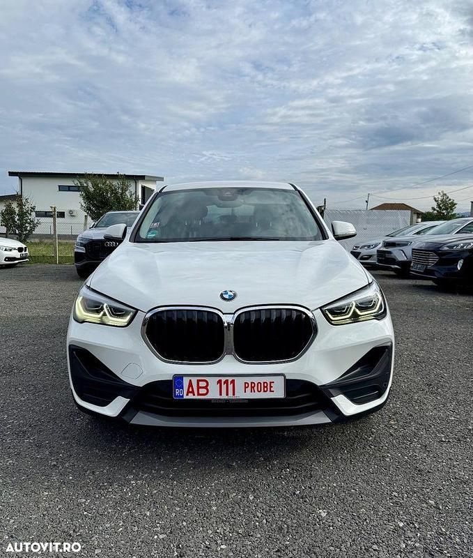 Culoarealb Utilizat 2020 BMW X1 Comfort Edition SUV | 16.700 EUR (Preț bun) - Imagine 1/4