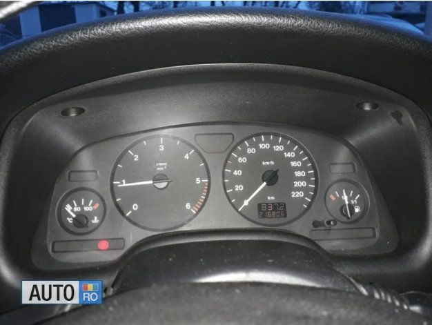 Argintiu Utilizat 2001 Opel Astra Hatchback | 1.400 EUR (Super Preț) - Imagine 1/4