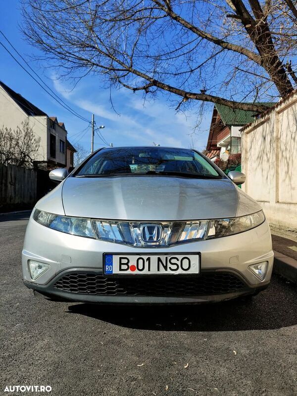 Gri Utilizat 2009 Honda Civic Sport Hatchback | 5.900 EUR (Scump) - Imagine 1/4