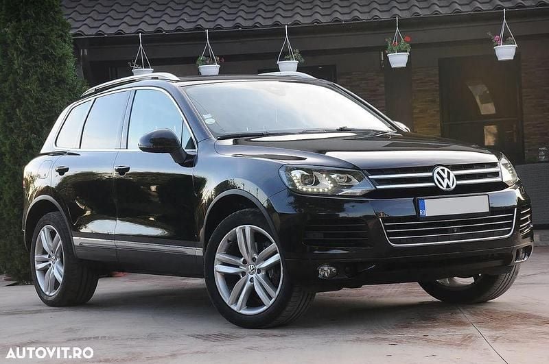 Culoarenegru Utilizat 2012 VW Touareg SUV | 12.400 EUR (Preț OK) - Imagine 1/4
