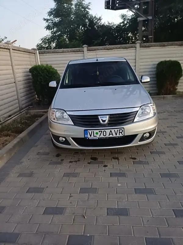Utilizat 2012 Dacia Logan Berlinǎ | 3.500 EUR (Scump) - Imagine 1/4