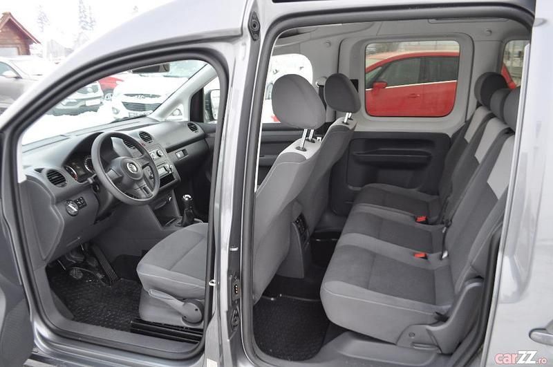 Second-hand VW Caddy 102 CP (75 kW) 2013 Gri Monovolum