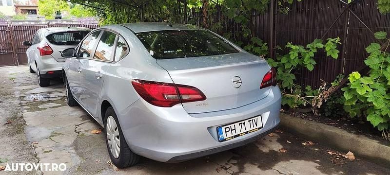 Second-hand Opel Astra Active 115 CP (84 kW) 2016 Culoaregri Berlinǎ