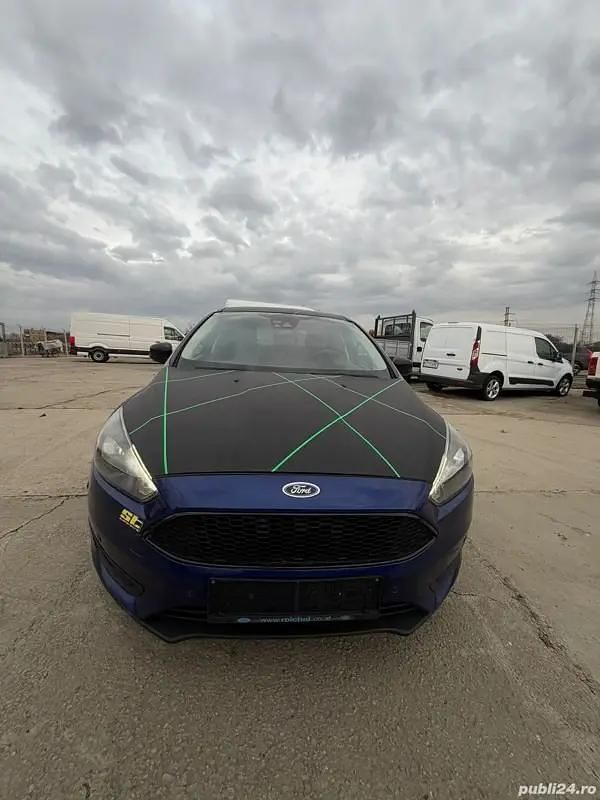 Negru Utilizat 2016 Ford Focus Hatchback | 6.150 EUR (Preț OK) - Imagine 1/4
