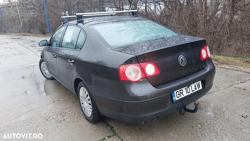Culoaremaro Utilizat 2010 VW Passat Comfortline Berlinǎ | 3.750 EUR (Preț bun) - Imagine 1/4