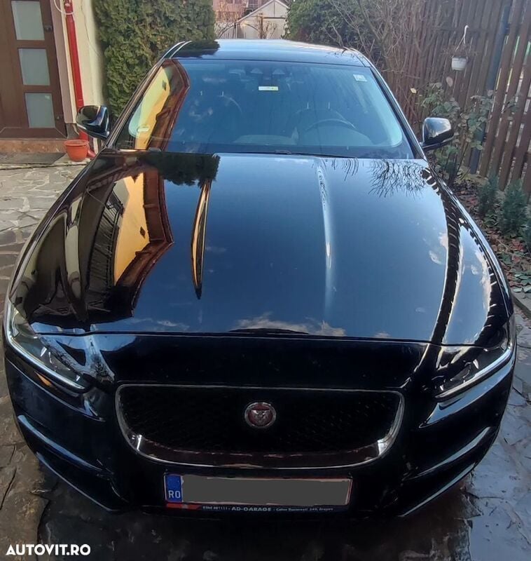 Negru Utilizat 2015 Jaguar XE Prestige Berlinǎ | 9.990 EUR - Imagine 1/4