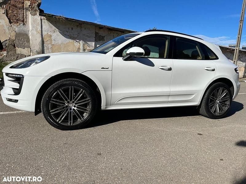 Second-hand Porsche Macan 258 CP (189 kW) 2015 Culoarealb SUV