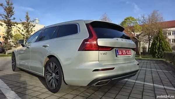 Second-hand Volvo V60 253 CP (186 kW) 2021 Break