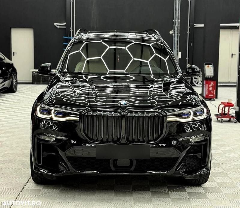 Culoarenegru Second-hand 2021 BMW X7 Sport Line SUV | 56.999 EUR - Imagine 1/4