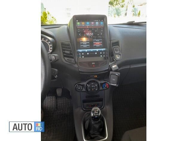 Second-hand Ford Fiesta 60 CP (44 kW) 2013 Alb Hatchback