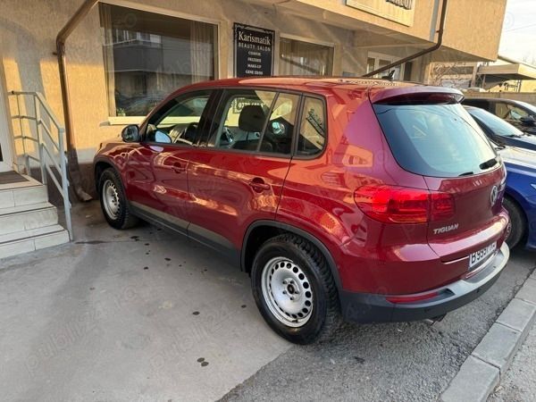 Rosu Utilizat 2012 VW Tiguan SUV | 11.000 EUR (Preț OK) - Imagine 1/3