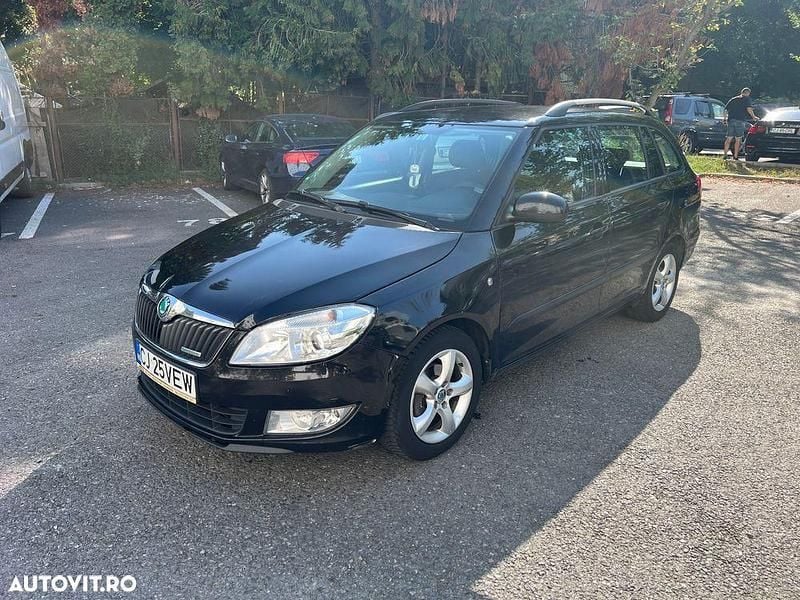 Culoarenegru Utilizat 2011 Skoda Fabia Break | 2.350 EUR (Preț OK) - Imagine 1/4
