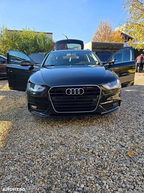 Culoarenegru Utilizat 2015 Audi A4 Break | 11.000 EUR (Preț OK) - Imagine 1/4