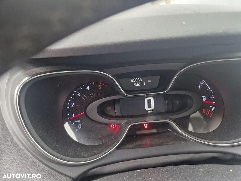 Second-hand Renault Captur Zen 110 CP (80 kW) 2017 Culoarebej SUV