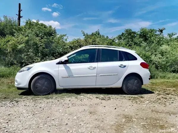 Utilizat 2012 Renault Clio IV Berlinǎ | 2.400 EUR (Super Preț) - Imagine 1/4