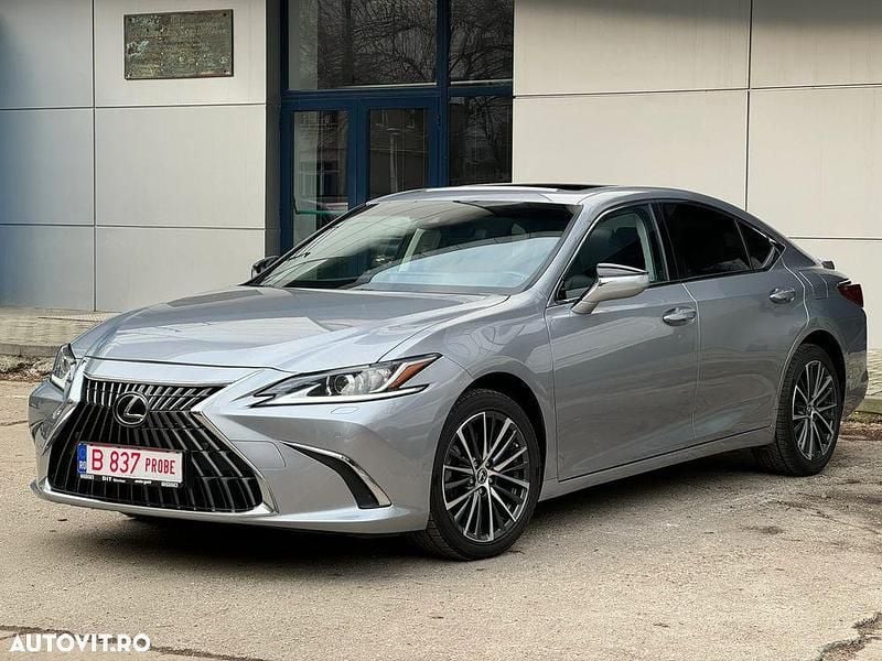 Second-hand Lexus ES300H Executive Line 218 CP (160 kW) 2024 Culoaregri Berlinǎ