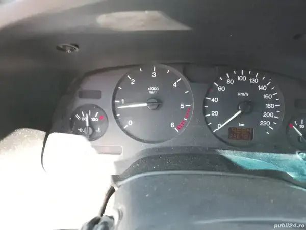Utilizat 2000 Opel Zafira Monovolum | 1.100 EUR - Imagine 1/4