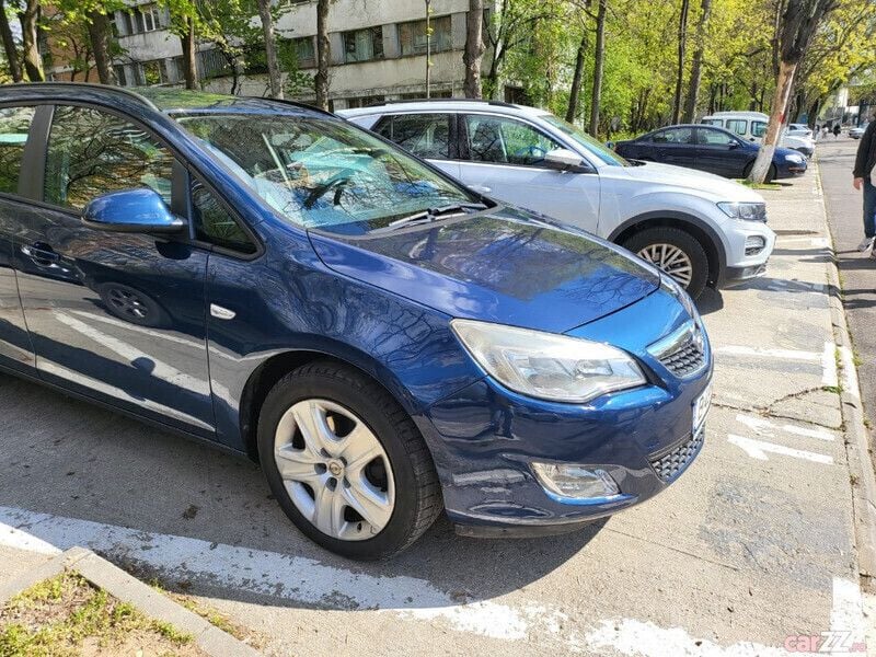 Utilizat 2011 Opel Astra Sport Break | 4.500 EUR (Preț OK) - Imagine 1/4