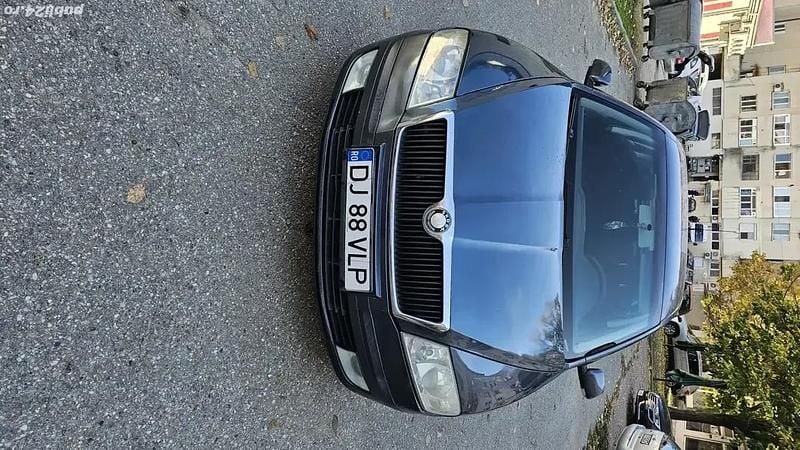 Gri Utilizat 2009 Skoda Octavia Berlinǎ | 2.450 EUR (Preț bun) - Imagine 1/4