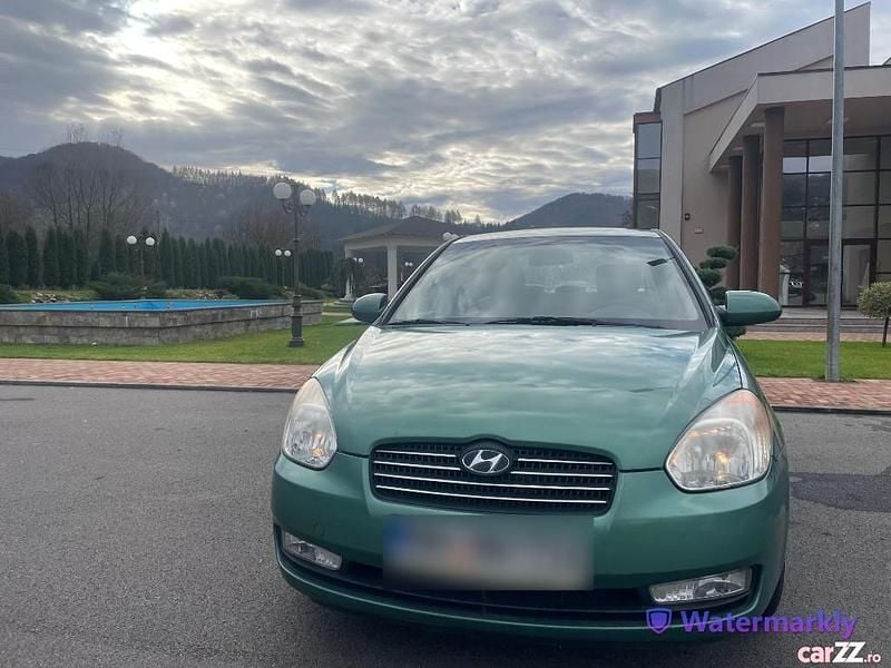 Second-hand Hyundai Accent 95 CP (69 kW) 2007 Verde Berlinǎ