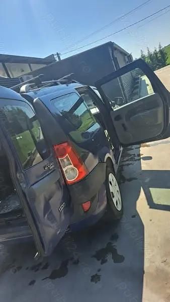 Utilizat 2008 Dacia Logan Berlinǎ | 1.800 EUR (Super Preț) - Imagine 1/4