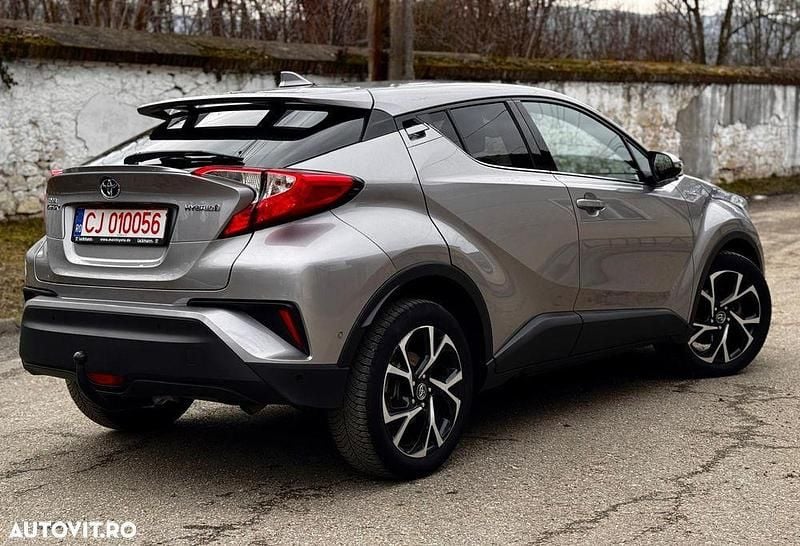 Second-hand Toyota C-HR 122 CP (89 kW) 2019 Culoareargint SUV
