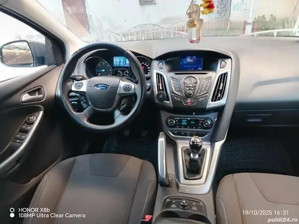 Second-hand Ford Focus Titanium 115 CP (84 kW) 2011 Hatchback